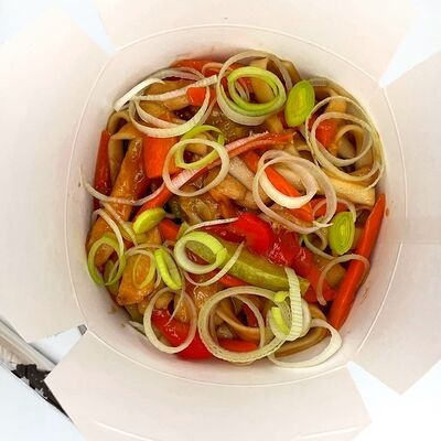 Удон с морепродуктами в Эби Суши по цене 540 ₽