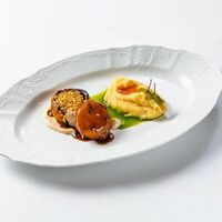 Печеная репа с пюре из гороха, кремом из арахиса и соусом терияки в Dodici Seafood