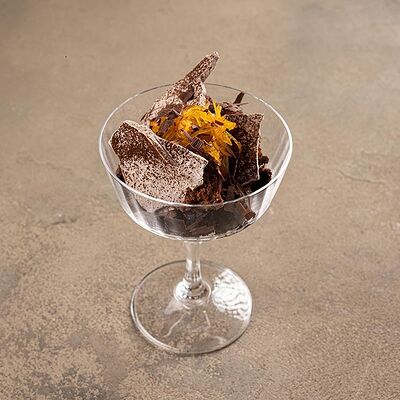 Шоколадный десерт с черносливом в Русская рыбалка по цене 640 ₽