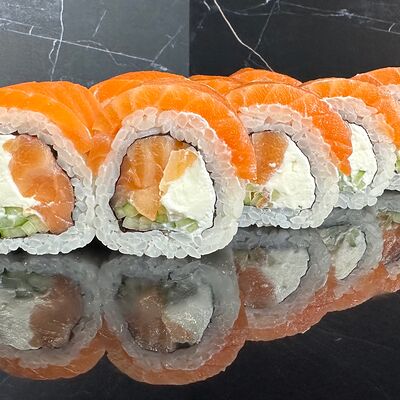 Филадельфия премиум в Суши Бери по цене 1090 ₽