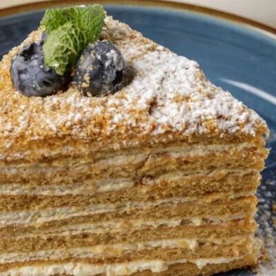 Медовик в Добрый Грузин по цене 530 ₽