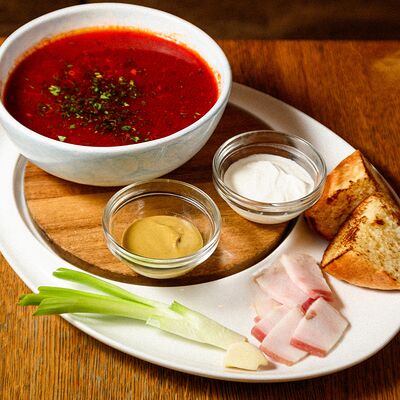 Борщ с говядиной в Rob roy bar по цене 370 ₽