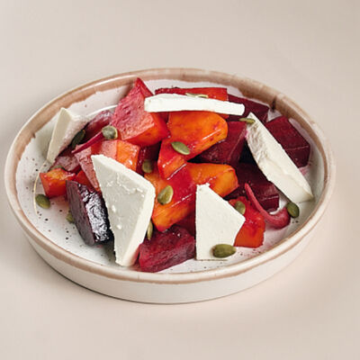 Салат из свеклы с тыквой и фетой в Поль Бейкери по цене 240 ₽