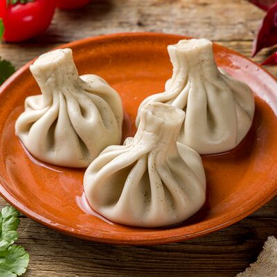 Хинкали с грибами в Духанъ Алаверды по цене 520 ₽