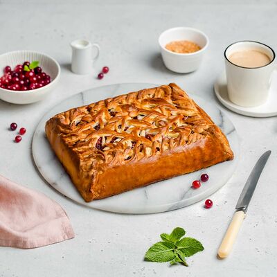 Пирог с брусникой в Штолле по цене 2681 ₽