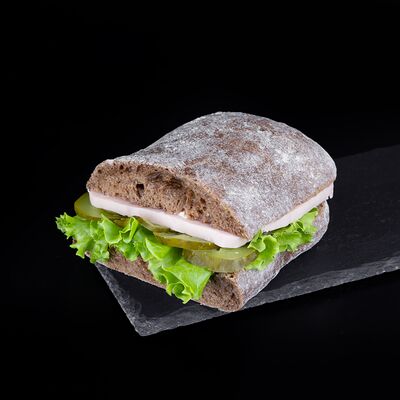 Сэндвич с индейкой на ржаной чиабатте в Пекарня Буханка по цене 359 ₽