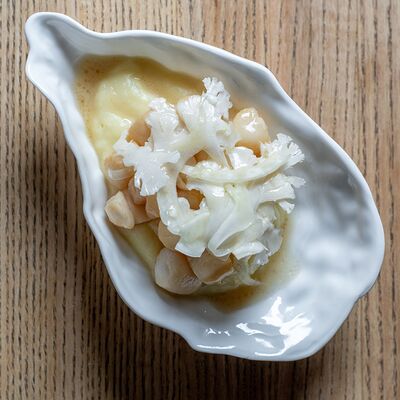 Гребешок с цветной капустой в Blush по цене 1100 ₽