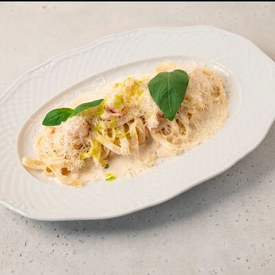 Тальятелле с креветкамив Hug по цене 650 ₽