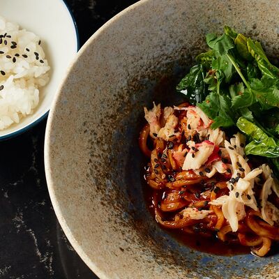 Кальмар в соусе chili garlicв Self Edge Japanese по цене 1900 ₽