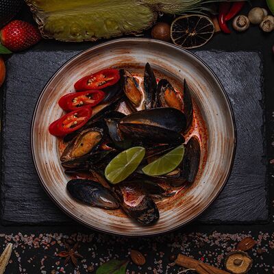Мидии в соусе Том ям в By Chef по цене 699 ₽