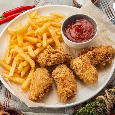 Хрустящее комбо в Вкусный цыпленок по цене 639 ₽
