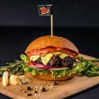 Чизбургер в Good Burger