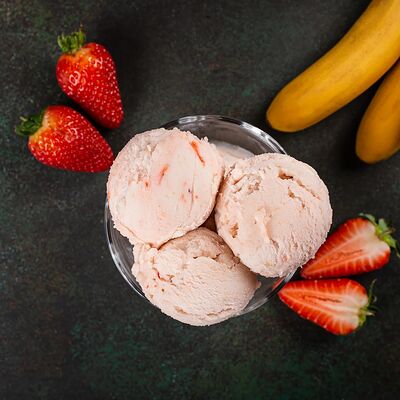 Мороженое молочное Клубника и банан в У Палыча. С пылу, с жару! по цене 230 ₽