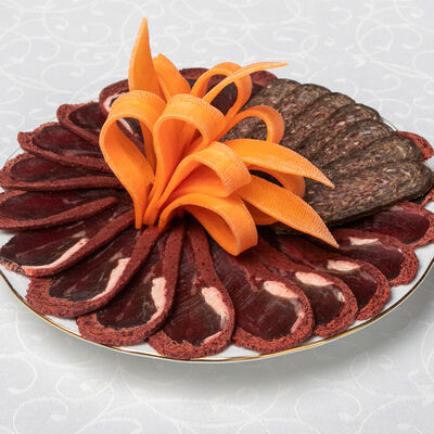 Нарезка из бастурмы и суджука в Карина по цене 300