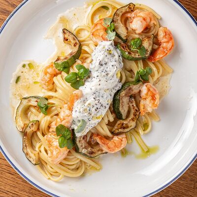 Паста с креветками, цукини и трюфельной страчателлой в Колбасный цехМагадан по цене 1150 ₽