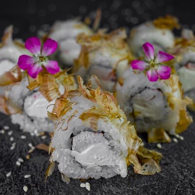 Ролл Нежный в Restobar Первый & Ресторан доставки Личный повар по цене 349 ₽