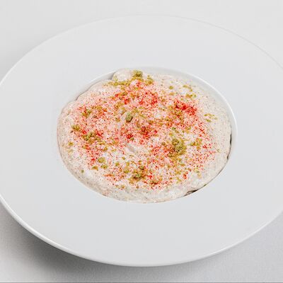 Королевская овсянка с вишней и ванильным муссом в Sabor de la Vida по цене 550 ₽