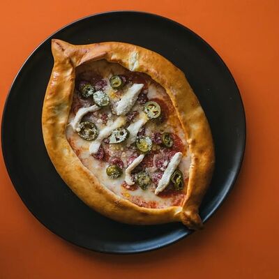 Лодочка с альпийскими колбасками в Semplice Secondfloor по цене 570 ₽