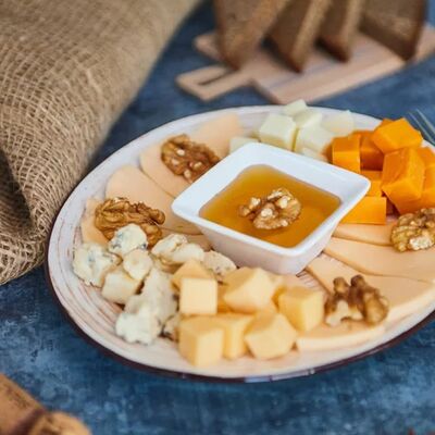 Сырное ассорти в Тайфун по цене 659