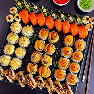 Новогодний сет 54шт в СУШИ ДВИЖ по цене 3500 ₽