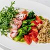 Салат с индейкой, руколой, томатами в Перчини на огне по цене 430