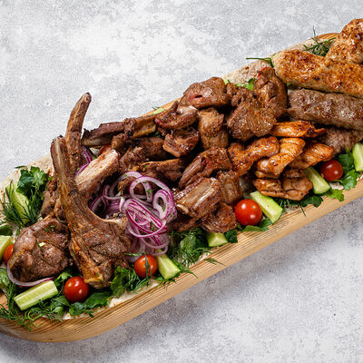 Ассорти из шашлыков в Ресторан Батони по цене 7165 ₽