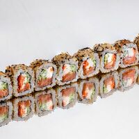 Ролл Бонито с лососем в Takumi Sushi