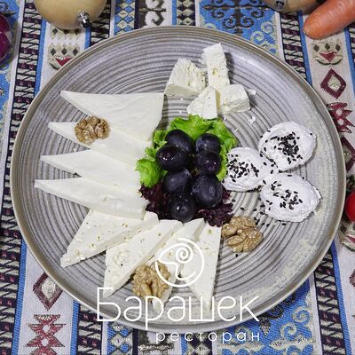 Сырное ассорти по-кавказки в Ресторан Барашек по цене 1650 ₽