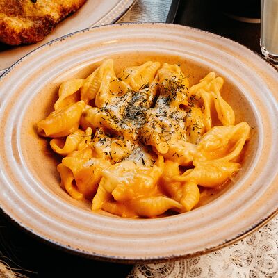 Макароны в томатно-овощном соусе в Собрание по цене 180 ₽