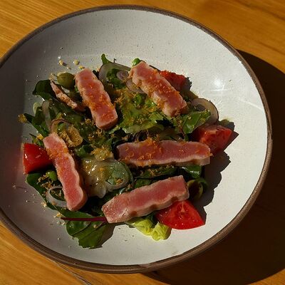 Салат Ницца с тунцомв Kvartal по цене 750 ₽