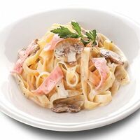 Феттуччине с ветчиной и грибами в Катюша пицца