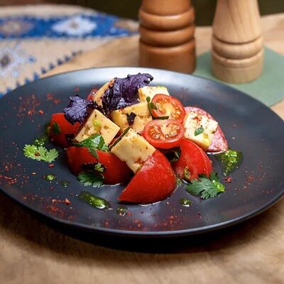 Салат имеретинский в Хинкальная Чито Гврито по цене 630 ₽