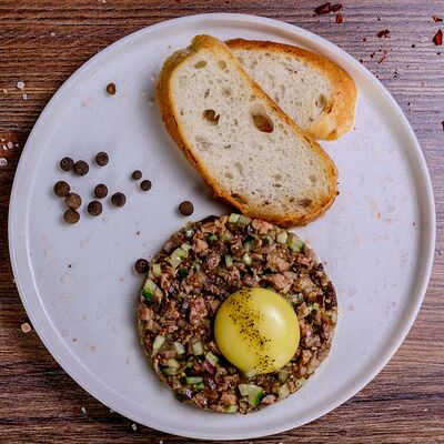 Тартар из говядины в Urban по цене 620 ₽