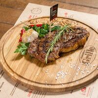 Стейк филе-миньон в Кафе Mister & Missis Grille