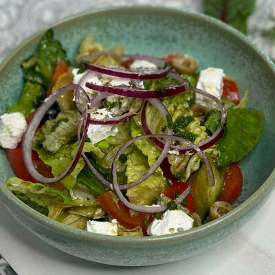 Салат Греческий в Сто друзей по цене 540 ₽