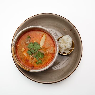 Том-ям с морепродуктами в White Fox Cafe по цене 1025 ₽