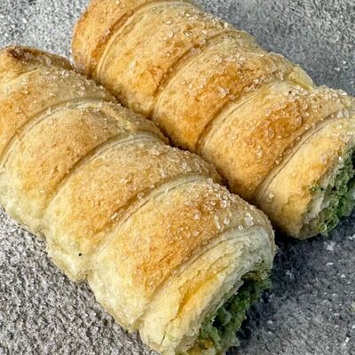 Трубочка с фисташковым кремомв Патисари по цене 72 ₽