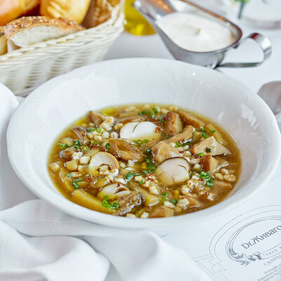 Суп из белых грибов с перловкой в Dr. Живаго по цене 780 ₽