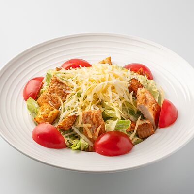 Салат Цезарь с курицей в Кафе МилАриЯ по цене 754 ₽