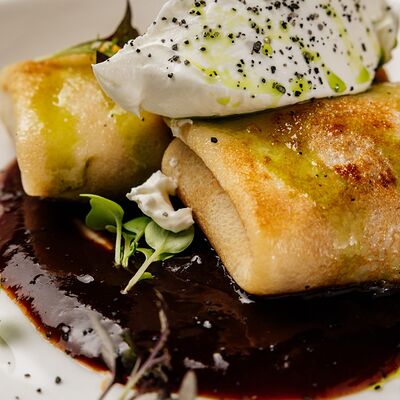 Блины с томленой уткой и моцареллой в Cruise по цене 490 ₽