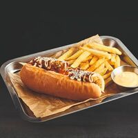 Хот-Дог с Тунцом в Gellert Bar