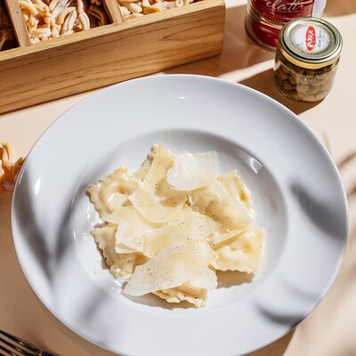 Равиоли с молодыми сырами в Italiani по цене 425 ₽