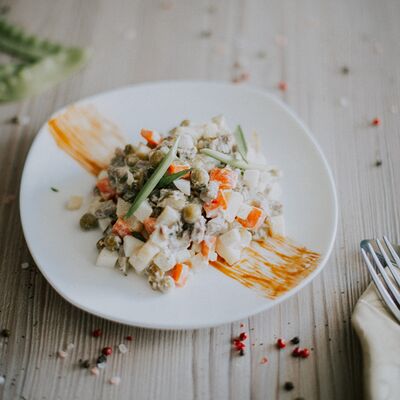 Салат столичный в Ресторан Мангал по цене 530 ₽