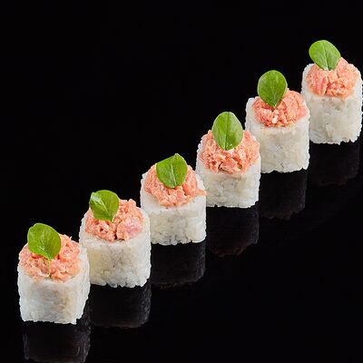 Роллы «Гонконг» в Crazy Brothers по цене 690 ₽