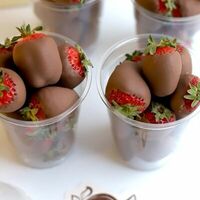 Клубника в молочном шоколаде классик в стакане в Berry Boutique