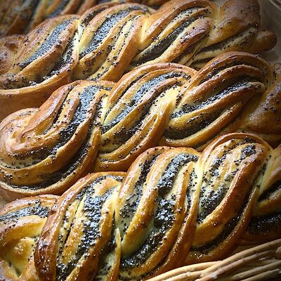 Рулет с маком в Хлебное место по цене 145 ₽