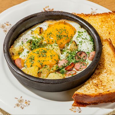 Яичница по-деревенски в Airy restaurant по цене 490 ₽