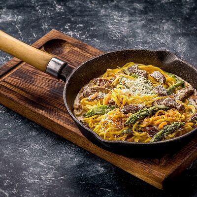 Паста в перечном соусе с говядиной и спаржей в Чиполучо по цене 599