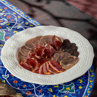 Мясное ассорти в VASILCHUKI Chaihona №1 по цене 1650