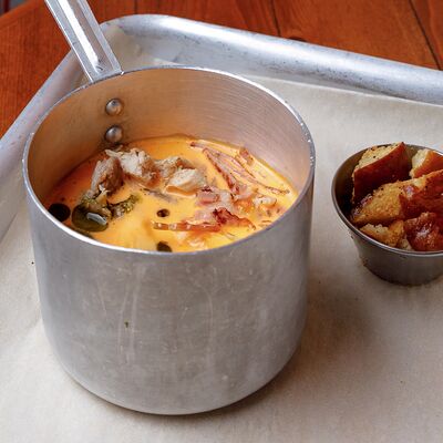 Суп мак-н-чиз в Мясное бистро Митя по цене 450 ₽